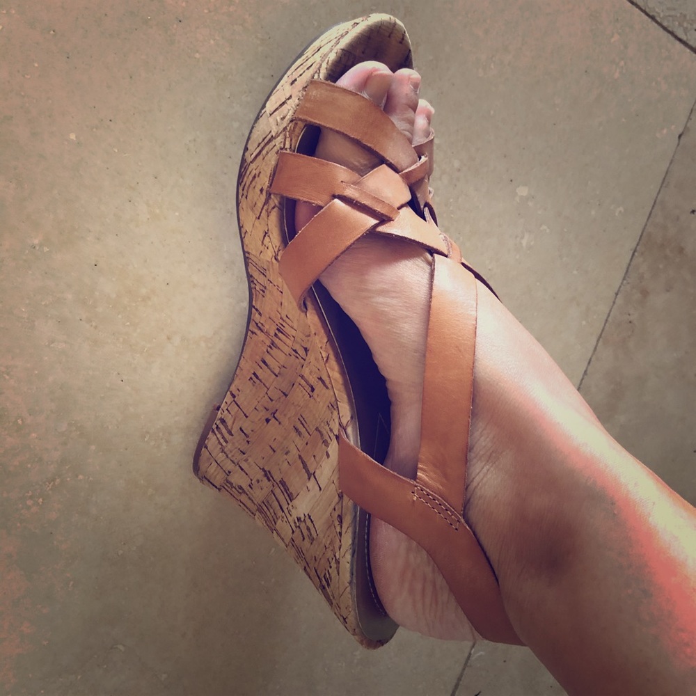 Guess Tan And Cork Platform Sandals Sz 8
